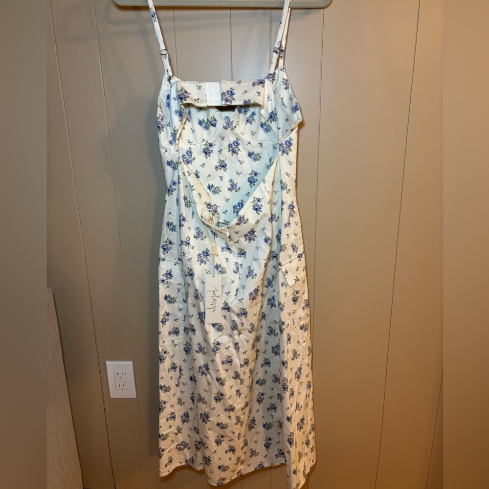Petersyn Floral White Lexie Dress NWT - Picture 2 of 5